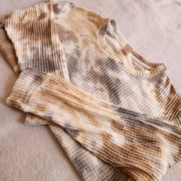Tie Dye Neutrals Thermal Set - Picture 3 of 6